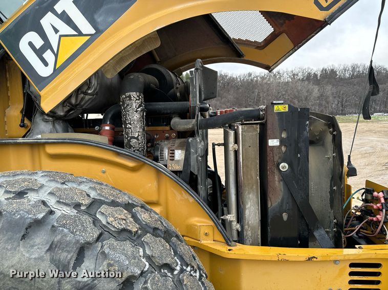 image for item EG7009 2010 Caterpillar CS56 single drum vibratory roller