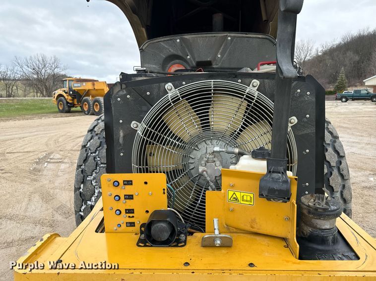 image for item EG7009 2010 Caterpillar CS56 single drum vibratory roller