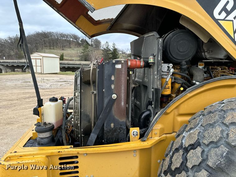 image for item EG7009 2010 Caterpillar CS56 single drum vibratory roller