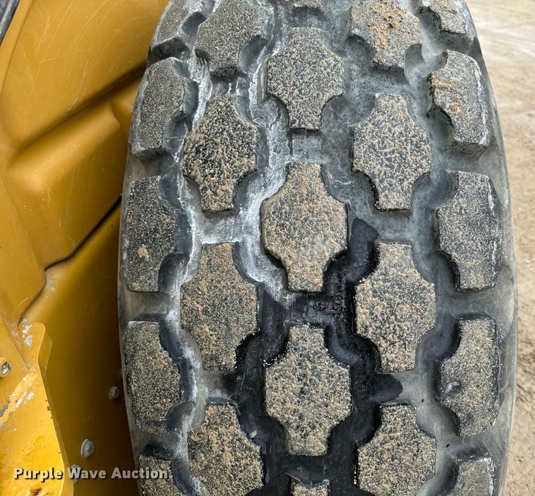 image for item EG7009 2010 Caterpillar CS56 single drum vibratory roller