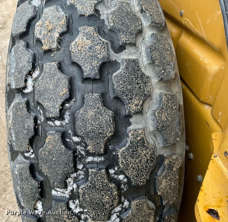 image for item EG7009 2010 Caterpillar CS56 single drum vibratory roller