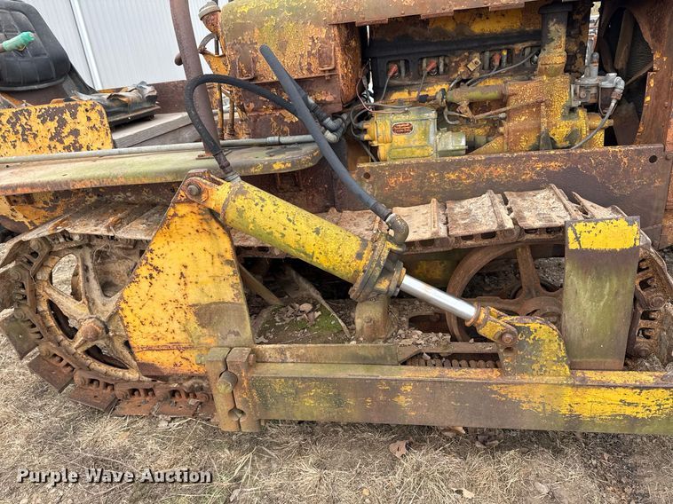 image for item EG7906 Caterpillar Twenty-Two dozer