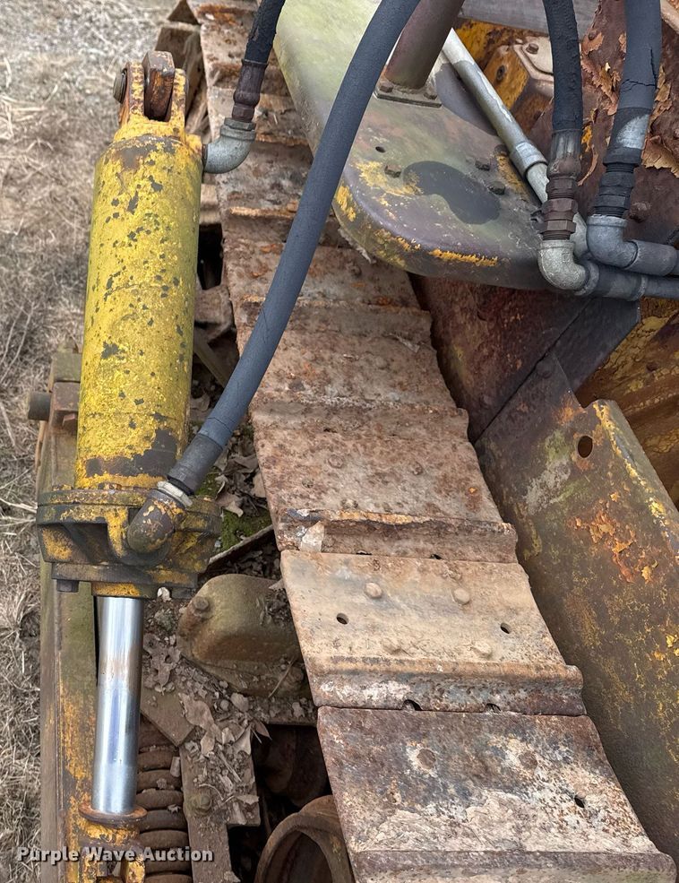 image for item EG7906 Caterpillar Twenty-Two dozer