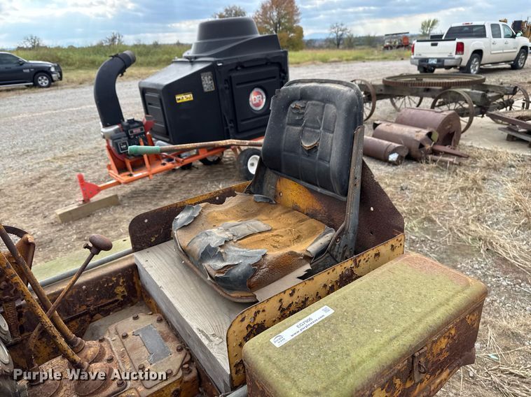 image for item EG7906 Caterpillar Twenty-Two dozer