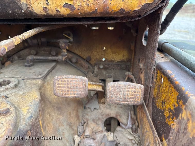 image for item EG7906 Caterpillar Twenty-Two dozer