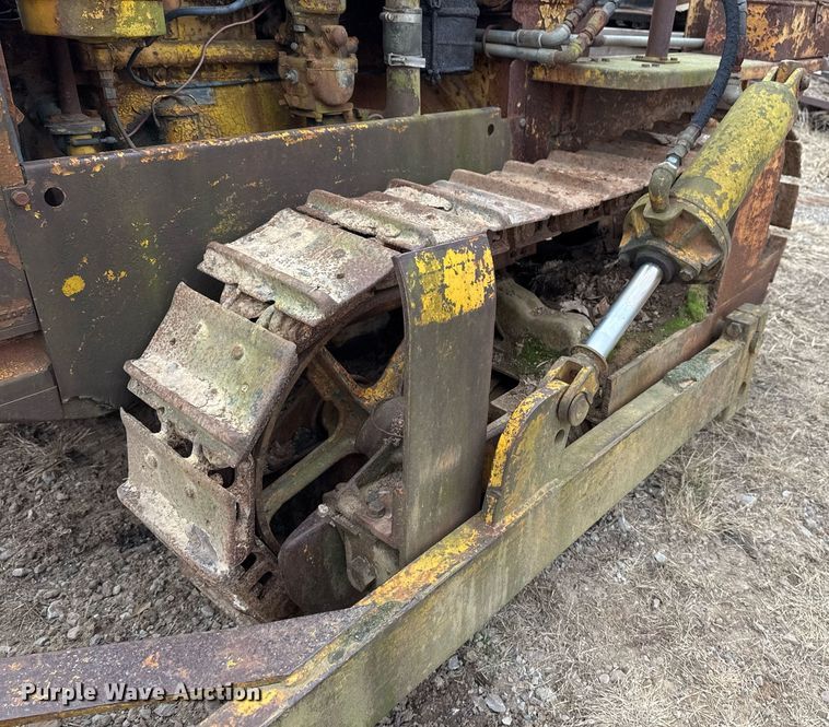 image for item EG7906 Caterpillar Twenty-Two dozer