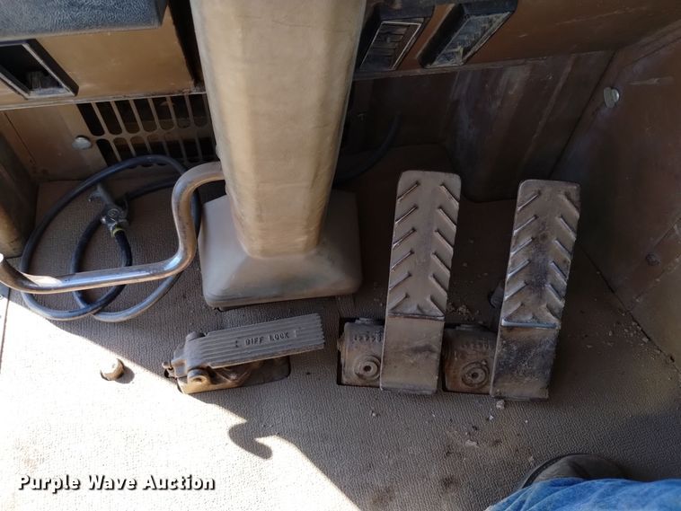 image for item EG9962 1991 Caterpillar 623E elevating scraper