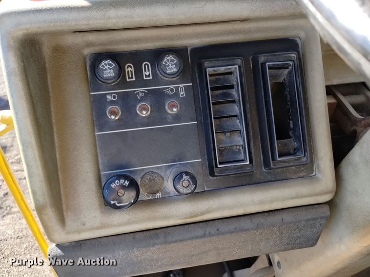 image for item EG9962 1991 Caterpillar 623E elevating scraper