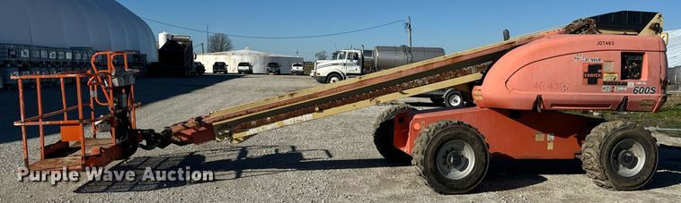 image for item EH7260 2007 JLG 600S boom lift