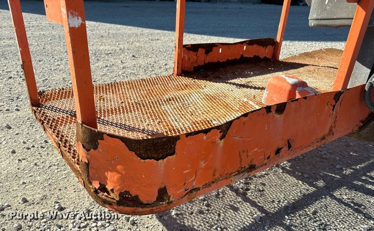 image for item EH7260 2007 JLG 600S boom lift