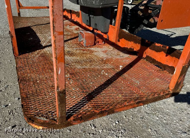 image for item EH7260 2007 JLG 600S boom lift