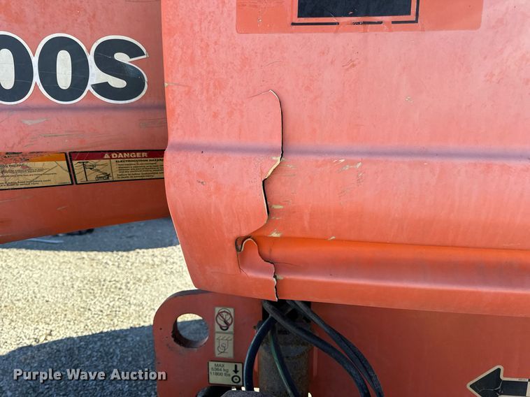 image for item EH7260 2007 JLG 600S boom lift