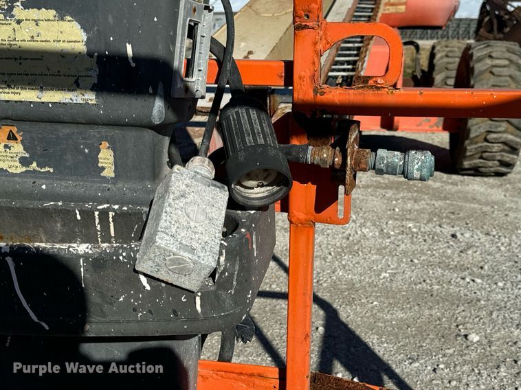 image for item EH7260 2007 JLG 600S boom lift