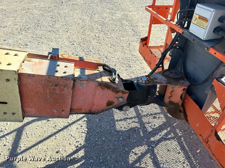 image for item EH7260 2007 JLG 600S boom lift