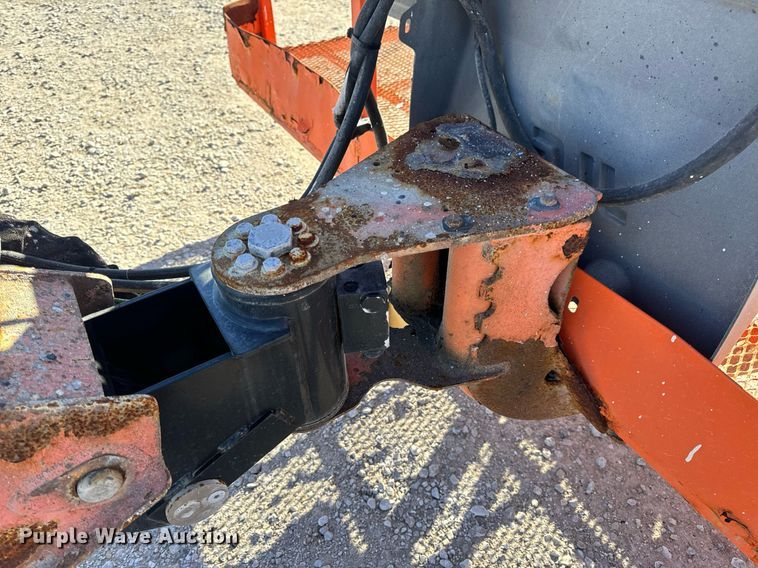 image for item EH7260 2007 JLG 600S boom lift