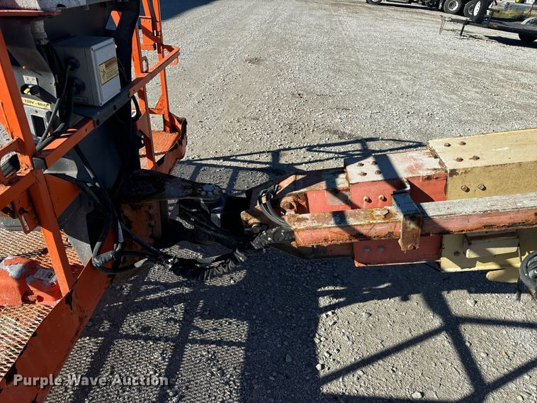 image for item EH7260 2007 JLG 600S boom lift