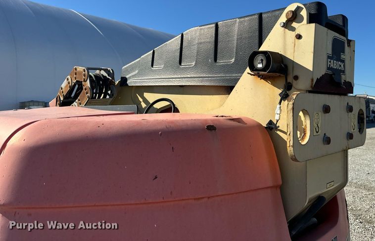 image for item EH7260 2007 JLG 600S boom lift