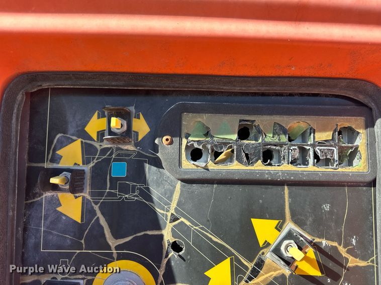 image for item EH7260 2007 JLG 600S boom lift