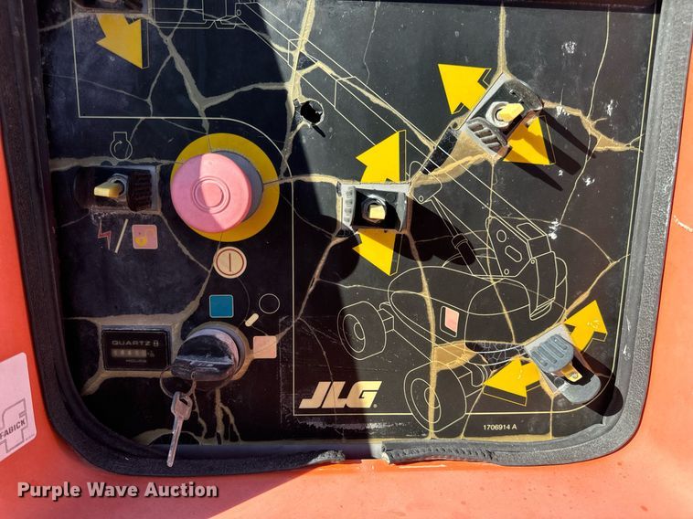 image for item EH7260 2007 JLG 600S boom lift