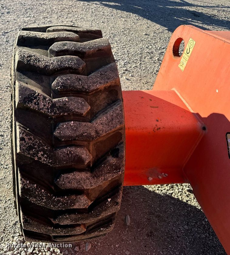 image for item EH7260 2007 JLG 600S boom lift