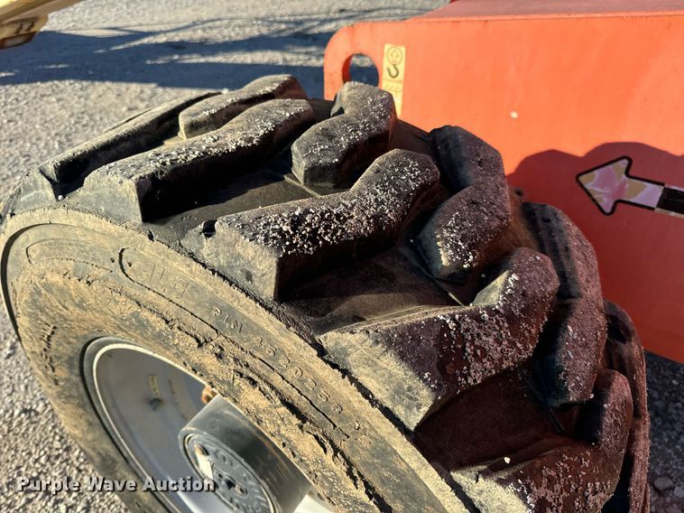 image for item EH7260 2007 JLG 600S boom lift