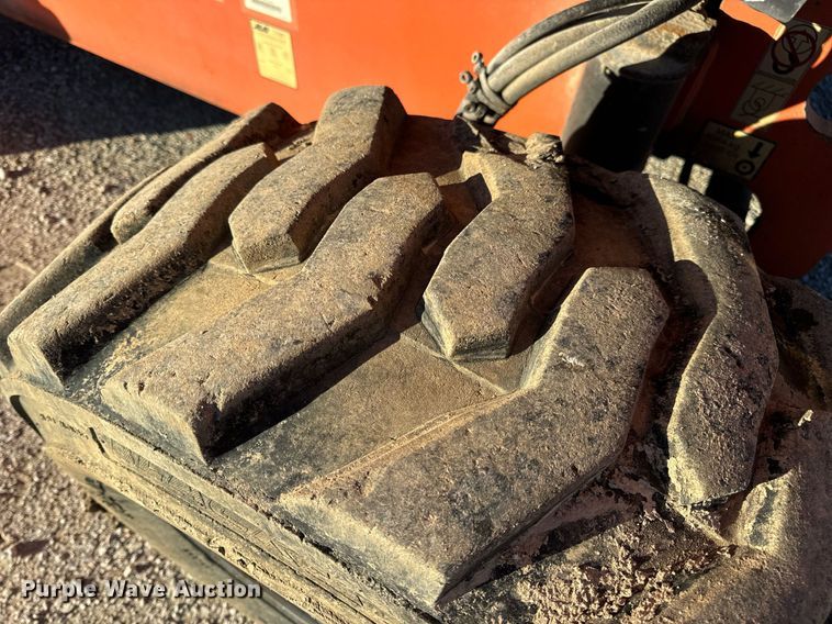 image for item EH7260 2007 JLG 600S boom lift