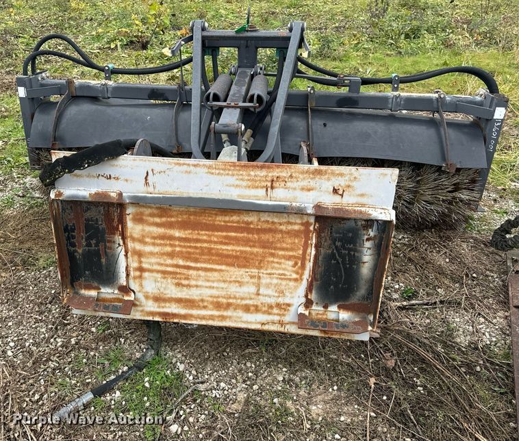 image for item EH7292 Caterpillar  BA25 broom