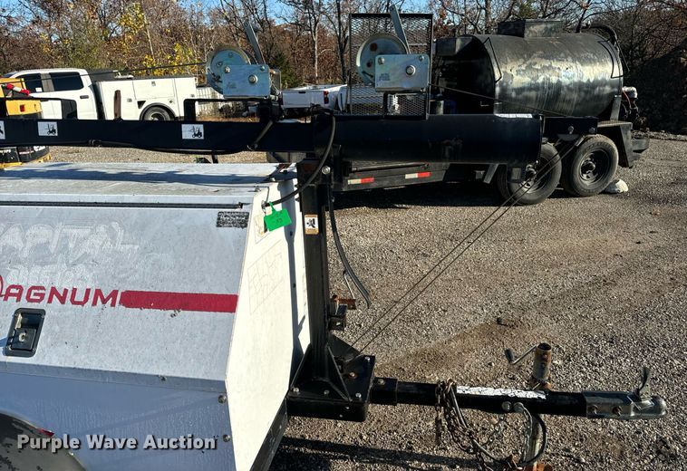 image for item EH7301 2005 Magnum MLT4060MMH light plant