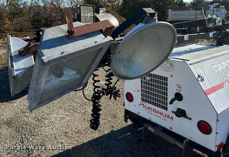 image for item EH7301 2005 Magnum MLT4060MMH light plant