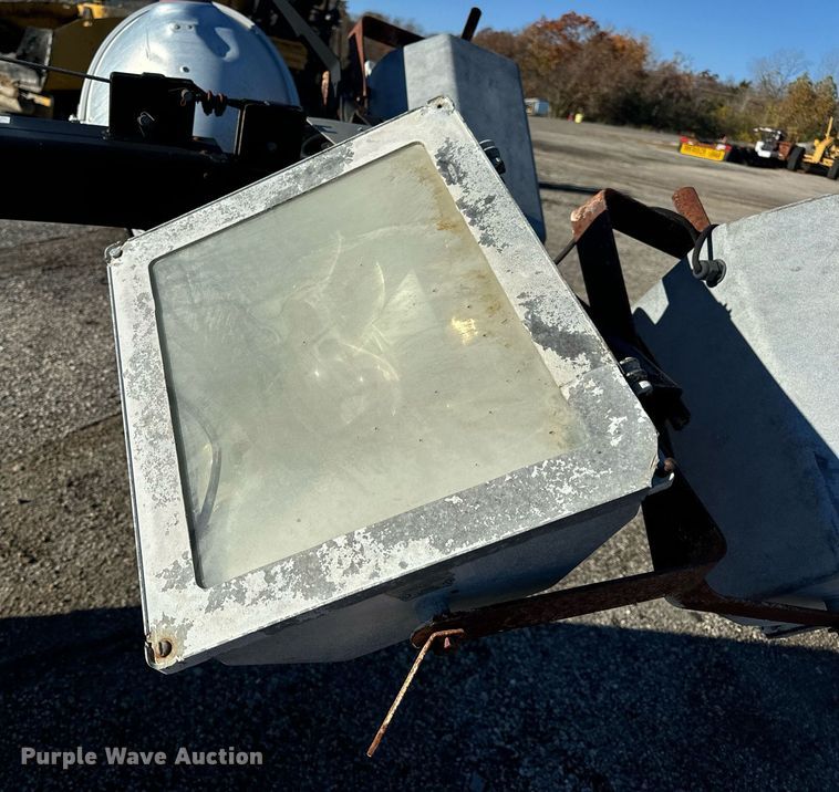 image for item EH7301 2005 Magnum MLT4060MMH light plant