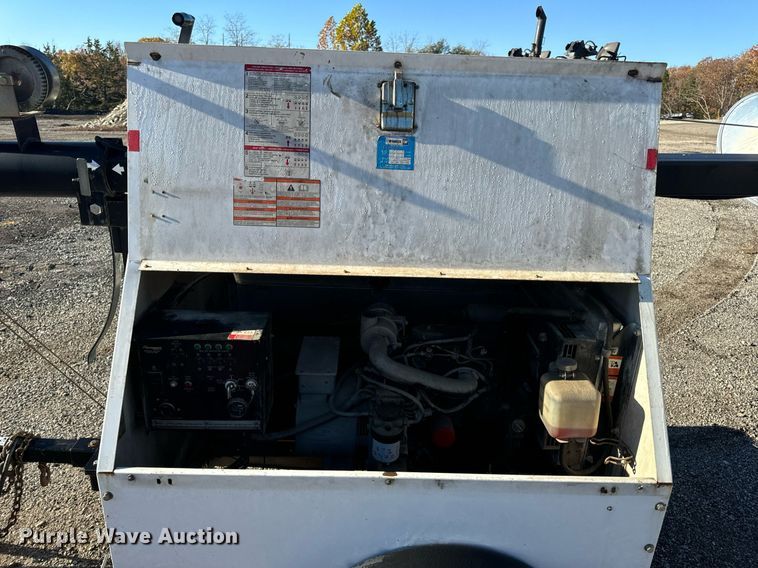 image for item EH7301 2005 Magnum MLT4060MMH light plant