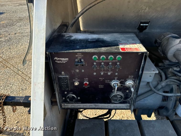 image for item EH7301 2005 Magnum MLT4060MMH light plant