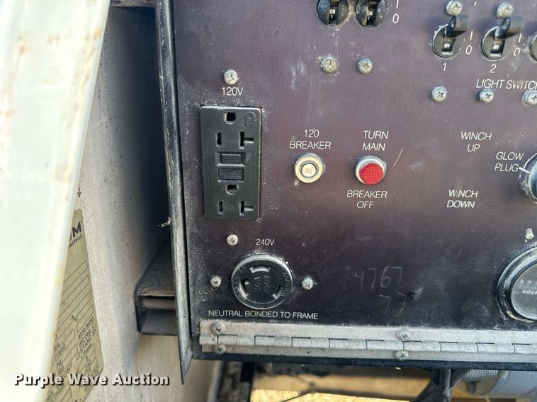 image for item EH7301 2005 Magnum MLT4060MMH light plant