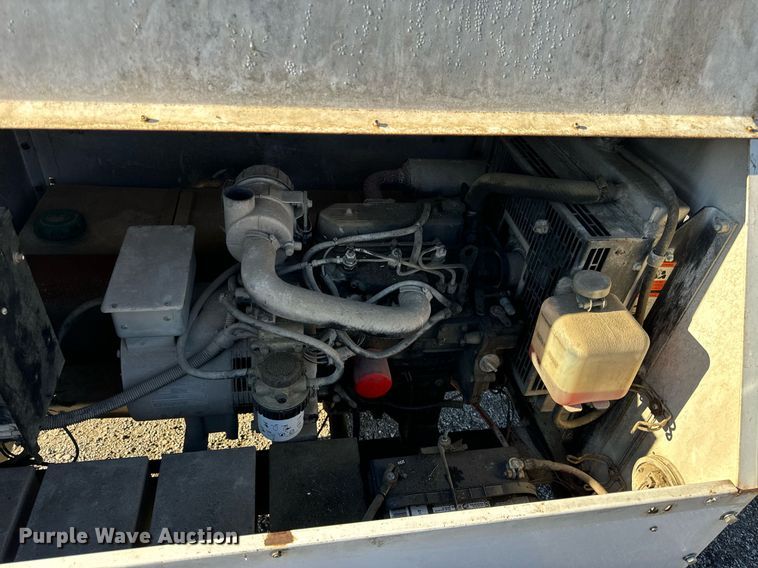 image for item EH7301 2005 Magnum MLT4060MMH light plant