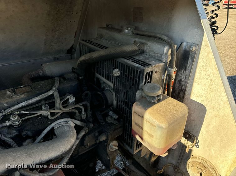 image for item EH7301 2005 Magnum MLT4060MMH light plant