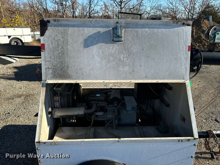 image for item EH7301 2005 Magnum MLT4060MMH light plant