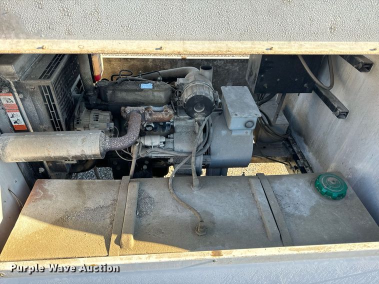 image for item EH7301 2005 Magnum MLT4060MMH light plant