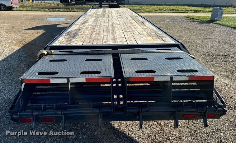 image for item EH7318 2022 Tex Fab Mfg LLC 20DO-35+5GN equipment trailer