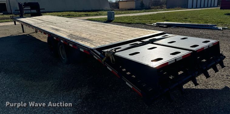 image for item EH7318 2022 Tex Fab Mfg LLC 20DO-35+5GN equipment trailer