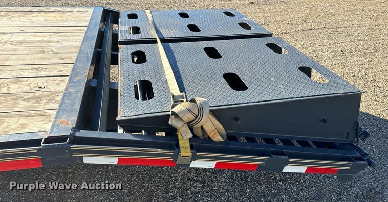 image for item EH7318 2022 Tex Fab Mfg LLC 20DO-35+5GN equipment trailer