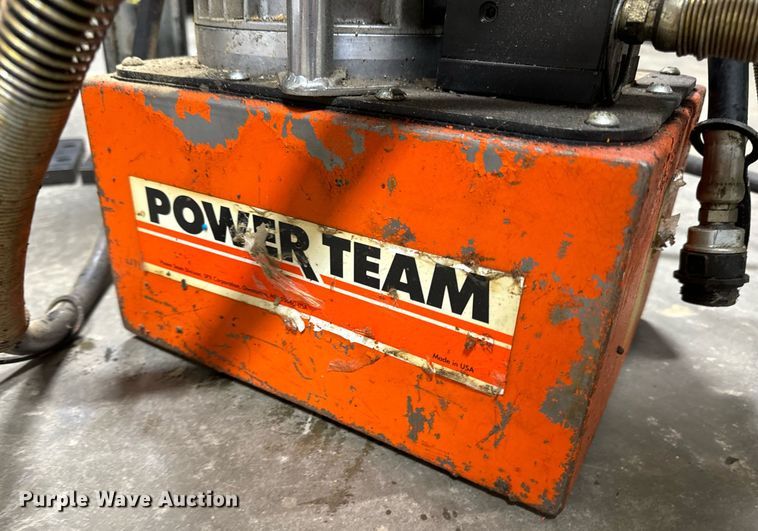 image for item EH7335 Port-a-power