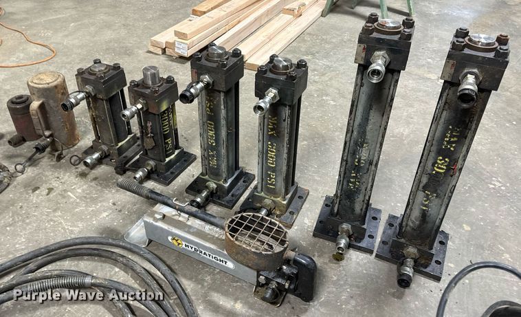 image for item EH7335 Port-a-power