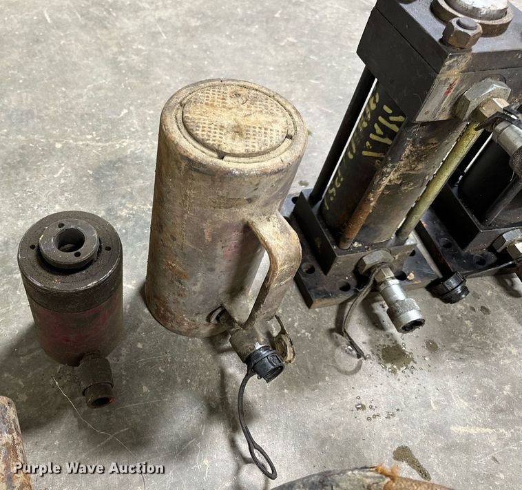 image for item EH7335 Port-a-power