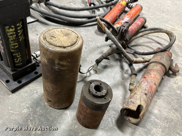 image for item EH7335 Port-a-power