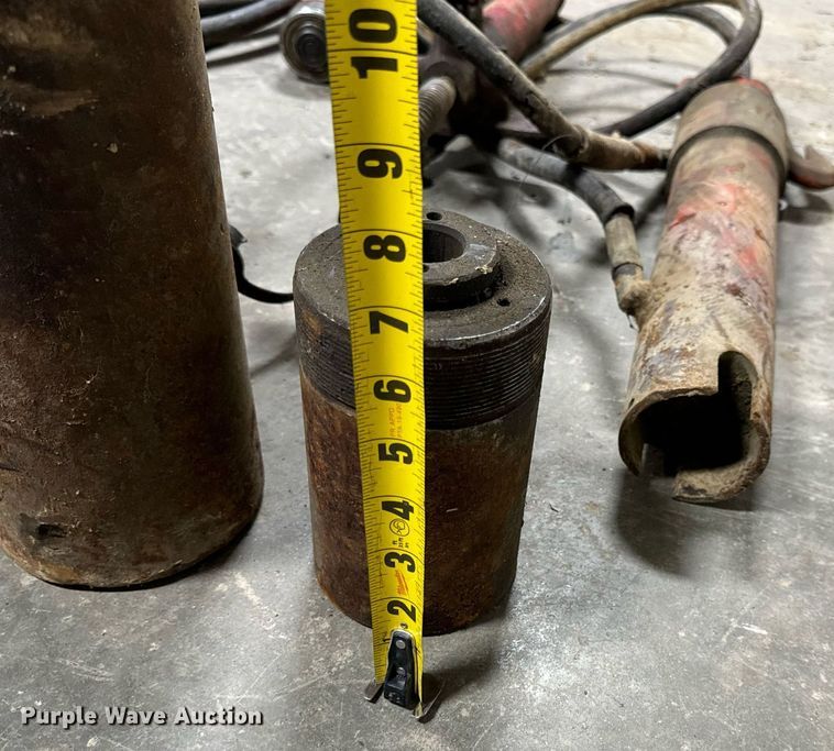 image for item EH7335 Port-a-power