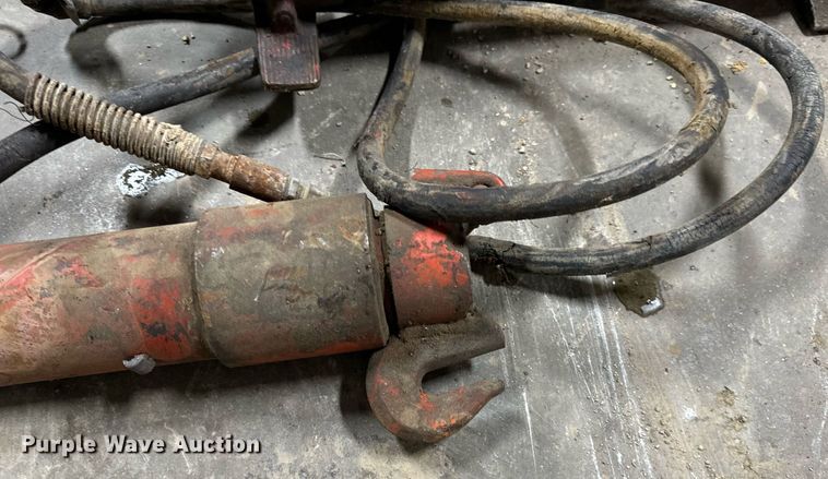 image for item EH7335 Port-a-power