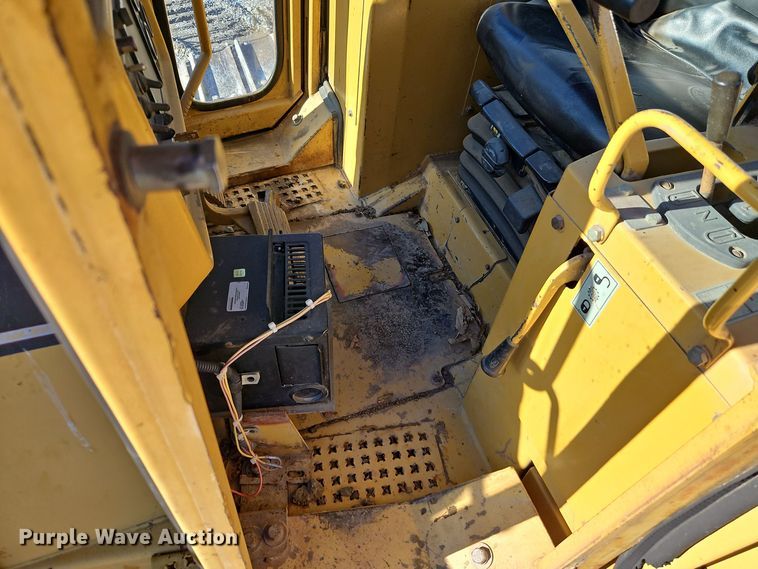 image for item EI8558 1996 Caterpillar D5H LGP dozer
