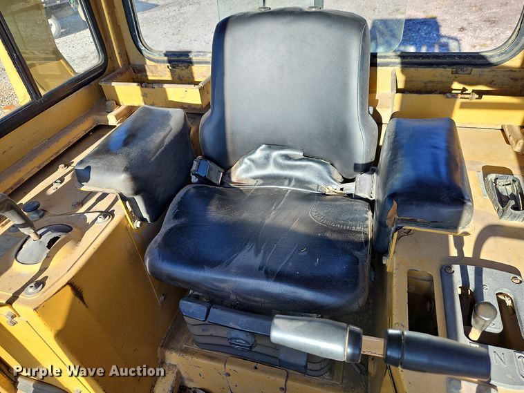 image for item EI8558 1996 Caterpillar D5H LGP dozer