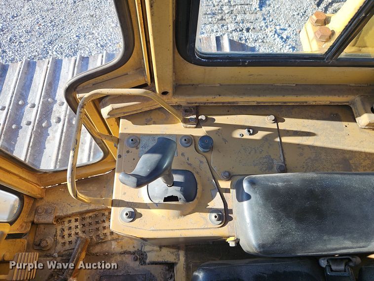 image for item EI8558 1996 Caterpillar D5H LGP dozer