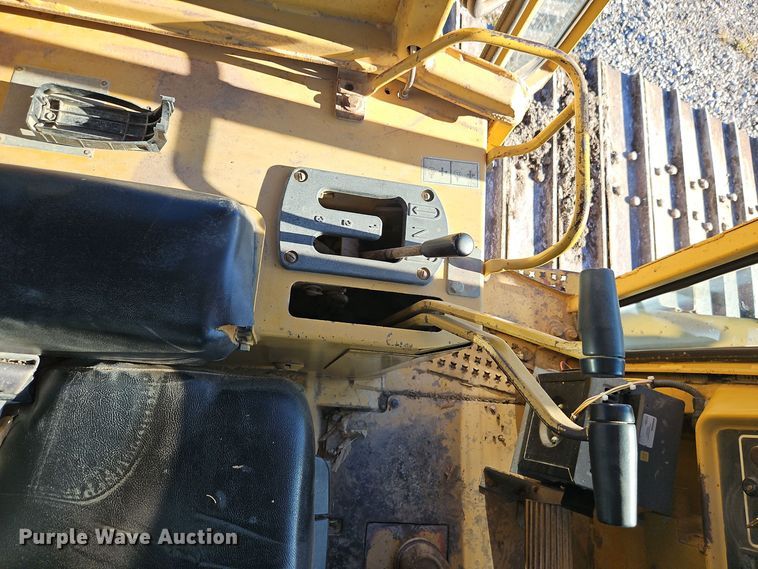 image for item EI8558 1996 Caterpillar D5H LGP dozer